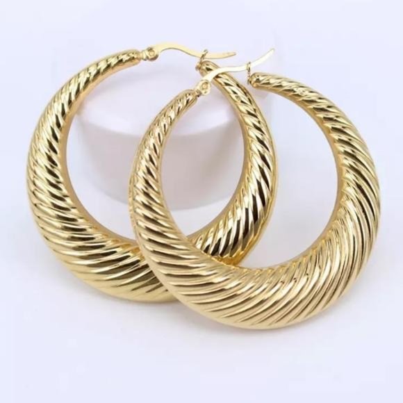 Jewelry - NEW 18K Yellow Gold Round Hoop Earrings